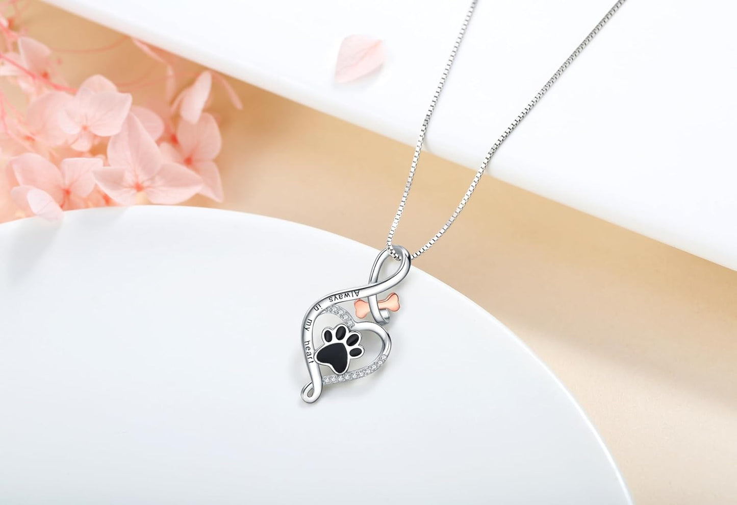 Collier Porte-Bonheur Avec Symbole Cœur, Os et Infini