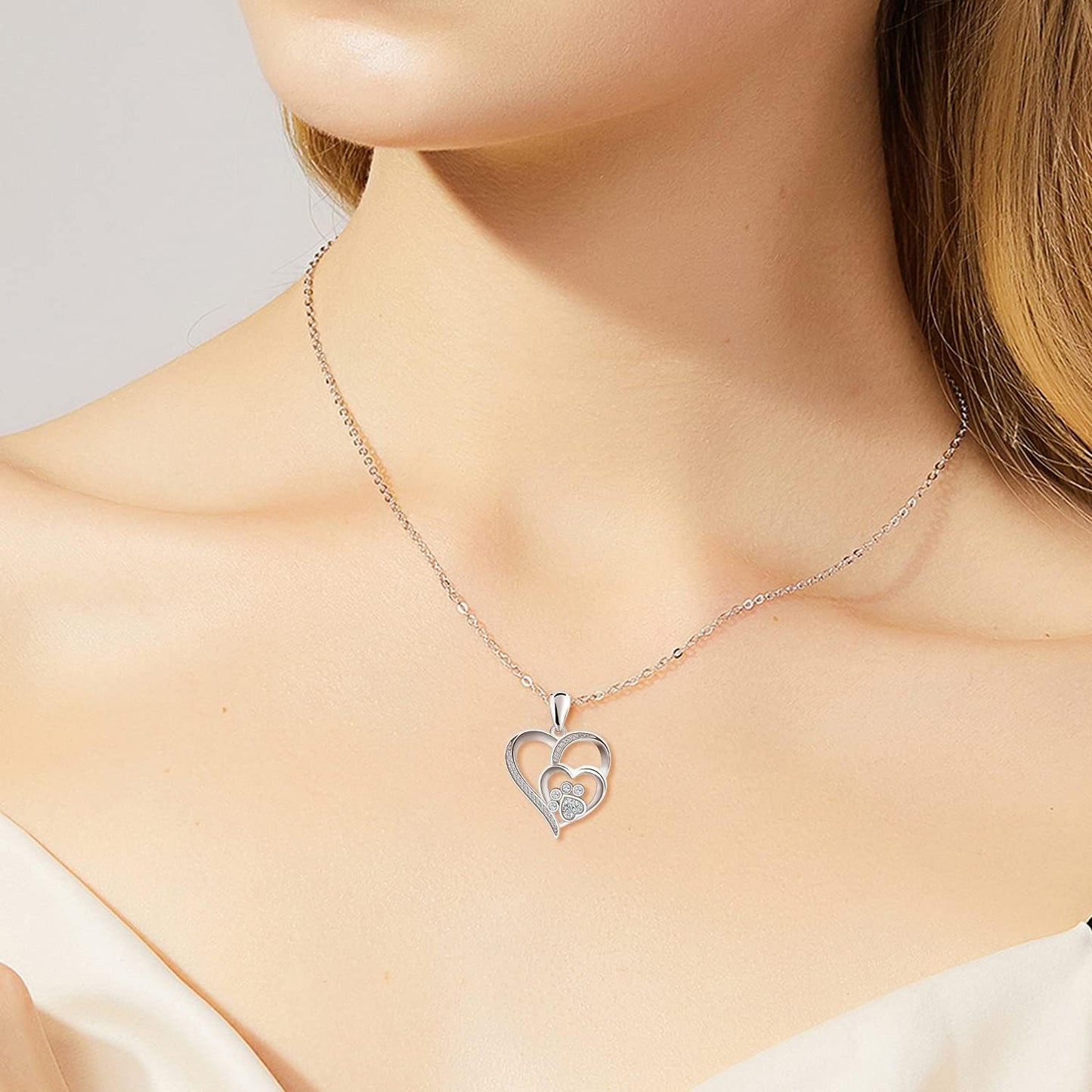 Collier En Argent Serti De Zircone.