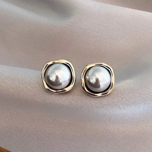 Boucles d'oreilles clous en perles noires